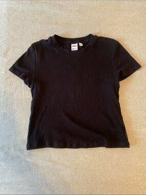 TNA Black Short Sleeve Cropped Tee Size Small